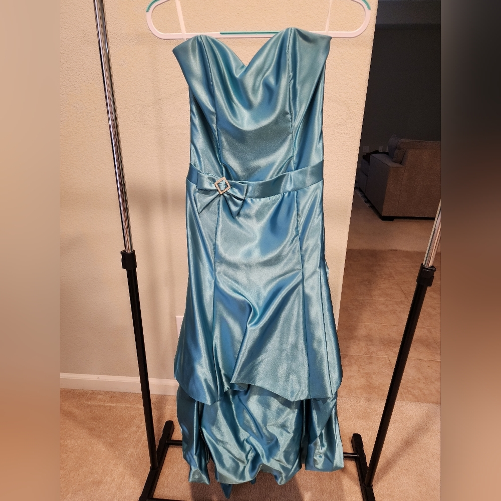Vintage Jessica McClintock size 5 Gown with Rinestone Bow Detail